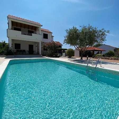 Svemir Apartment Drage