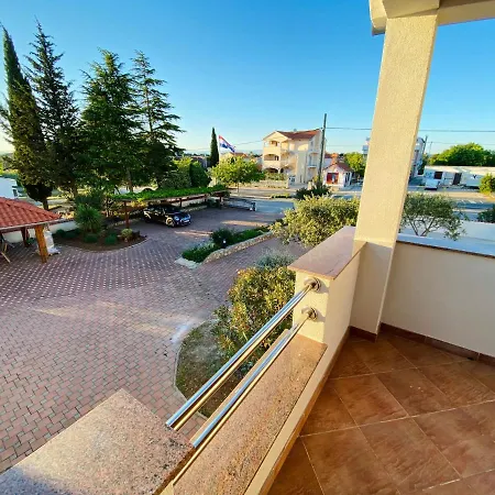 Apartamento Svemir *